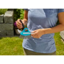 GARDENA Combisystem 3in1 Fugenreiniger -Angebote Biohort Store 6726046 WE MO 005 GARDENAcombisystem3in1Fugenreiniger 1